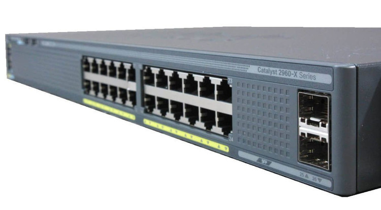 سوئیچ سیسکو دارای پورت های 1000 و فیبر نوری